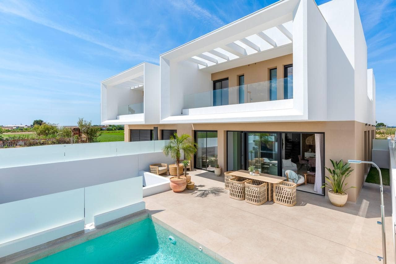 Nowoczesne domy szeregowe na sprzedaż w Dolores Alicante-03