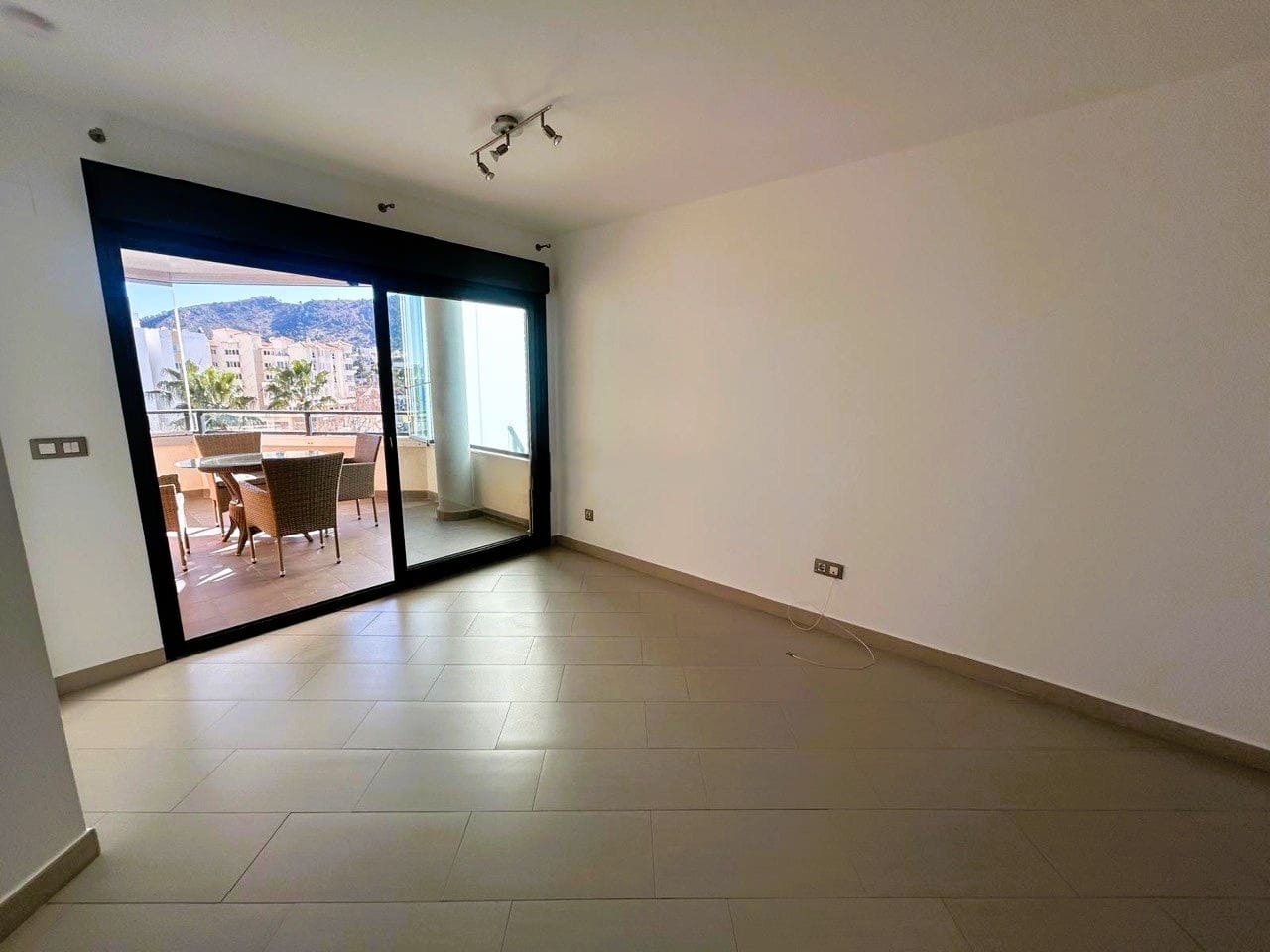 Strandappartement-te-Koop-in-El-Albir-02