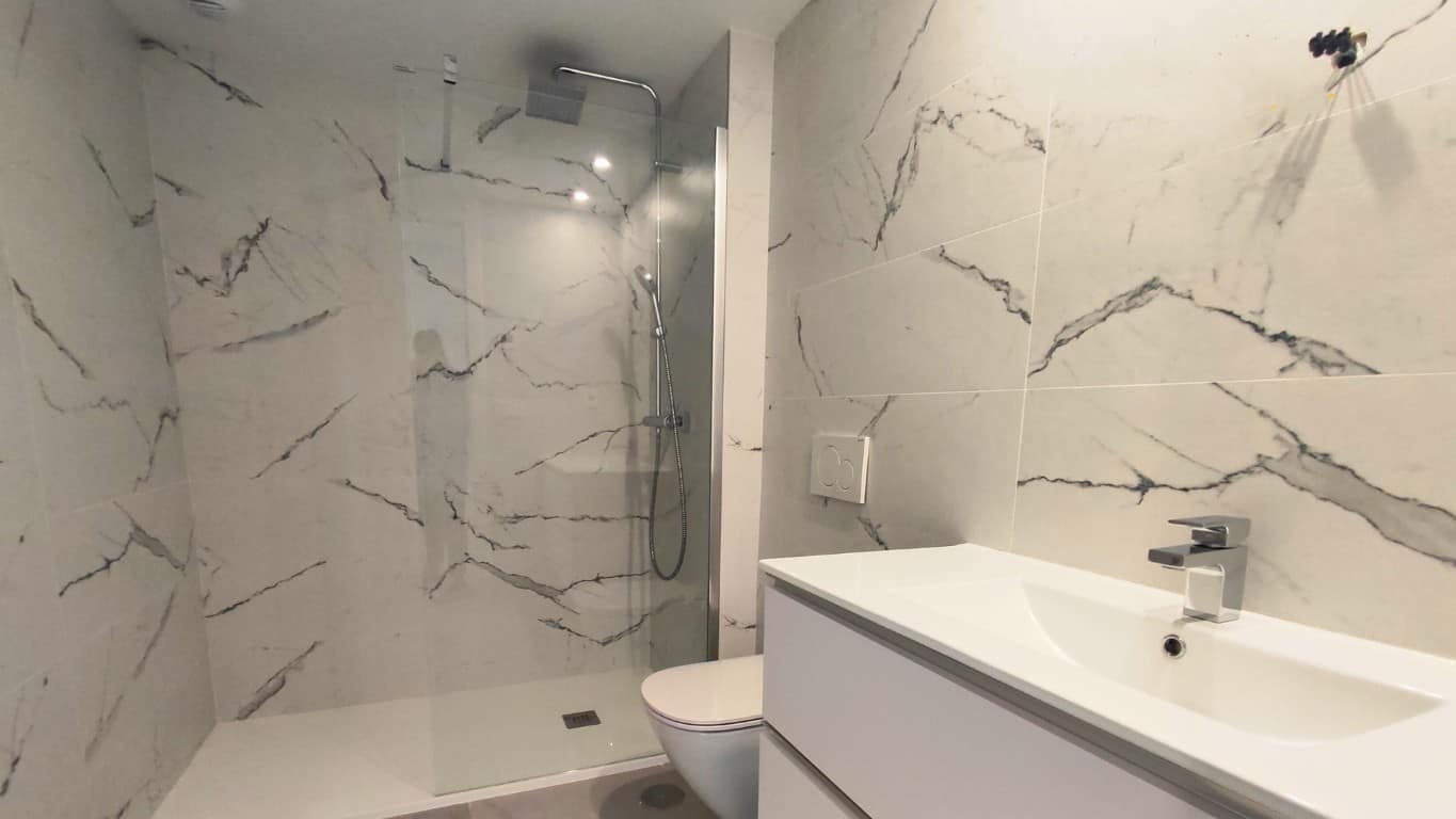 Роскошный-таунхаус-с-садом-в-продажу-в-Финестрате-06