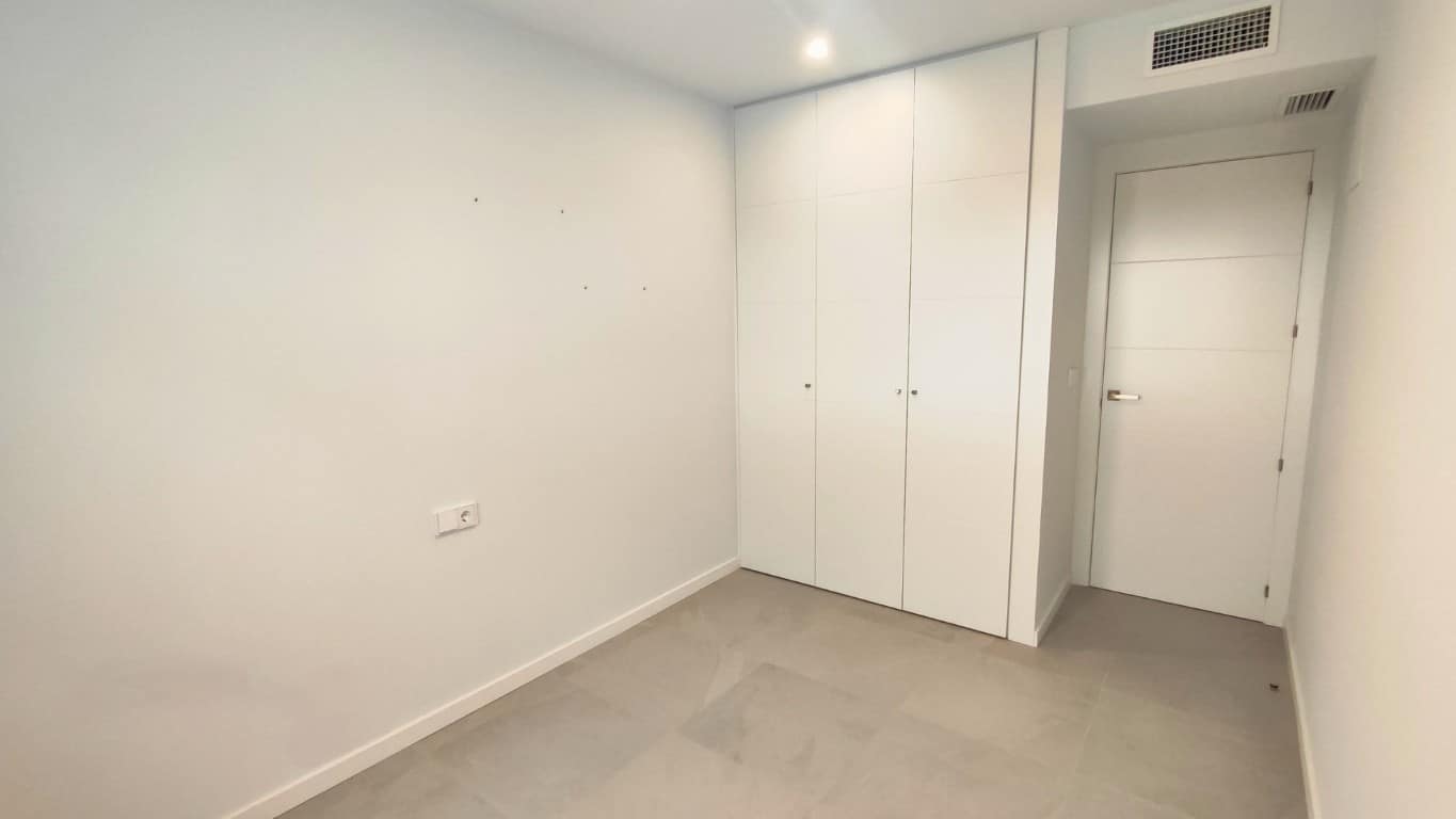 Роскошный-таунхаус-с-садом-в-продажу-в-Финестрате-11