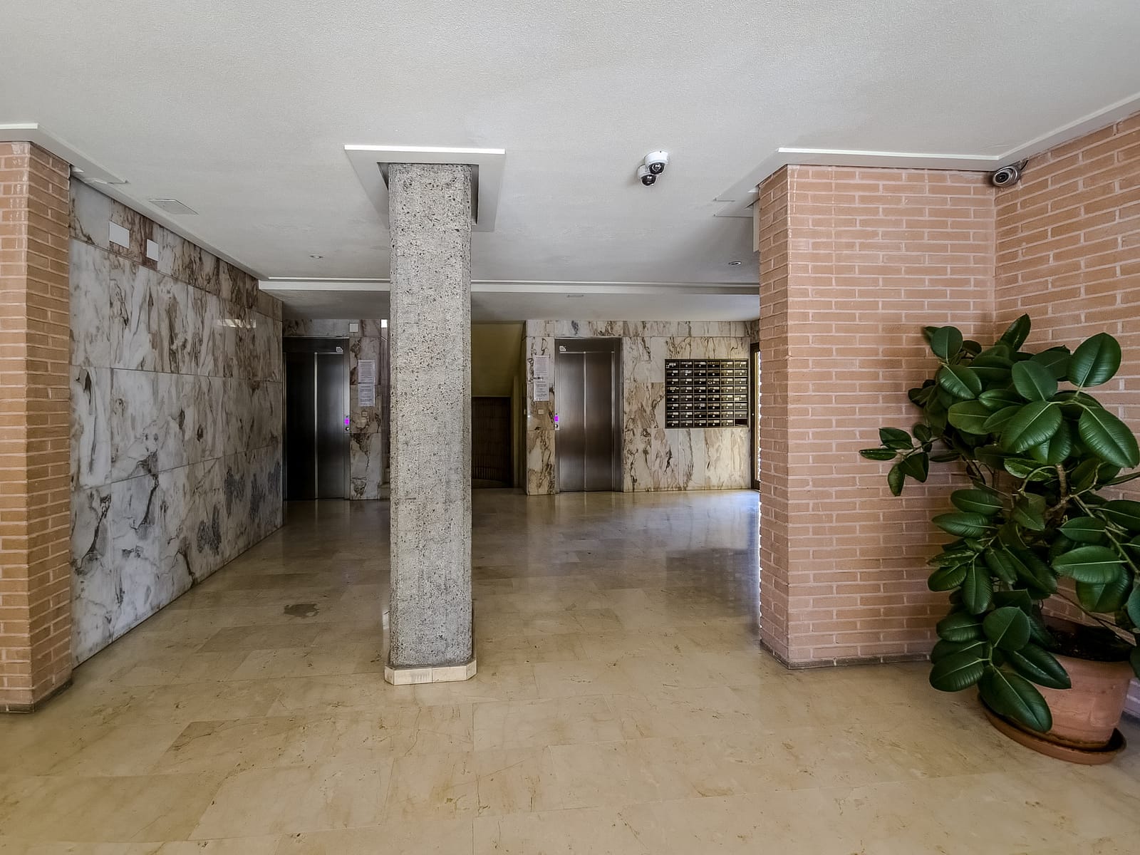 4-Bedroom-Apartment-in-Edificio02