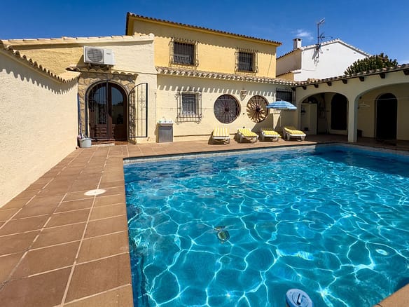 Traditional Villa for Sale in Benissa
