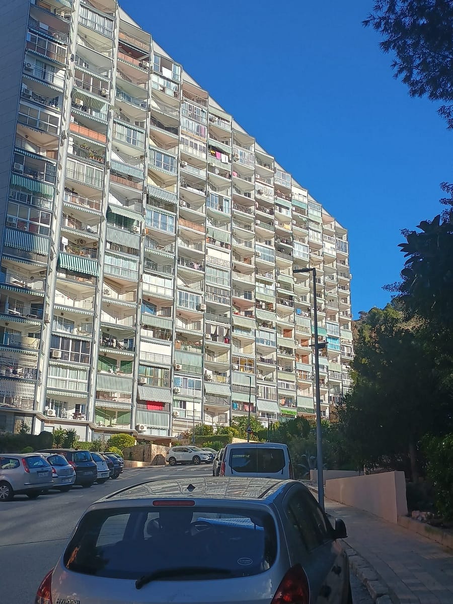 Brokla Realty (1) 3 Bedroom Apartment with Sea View in Benidorm